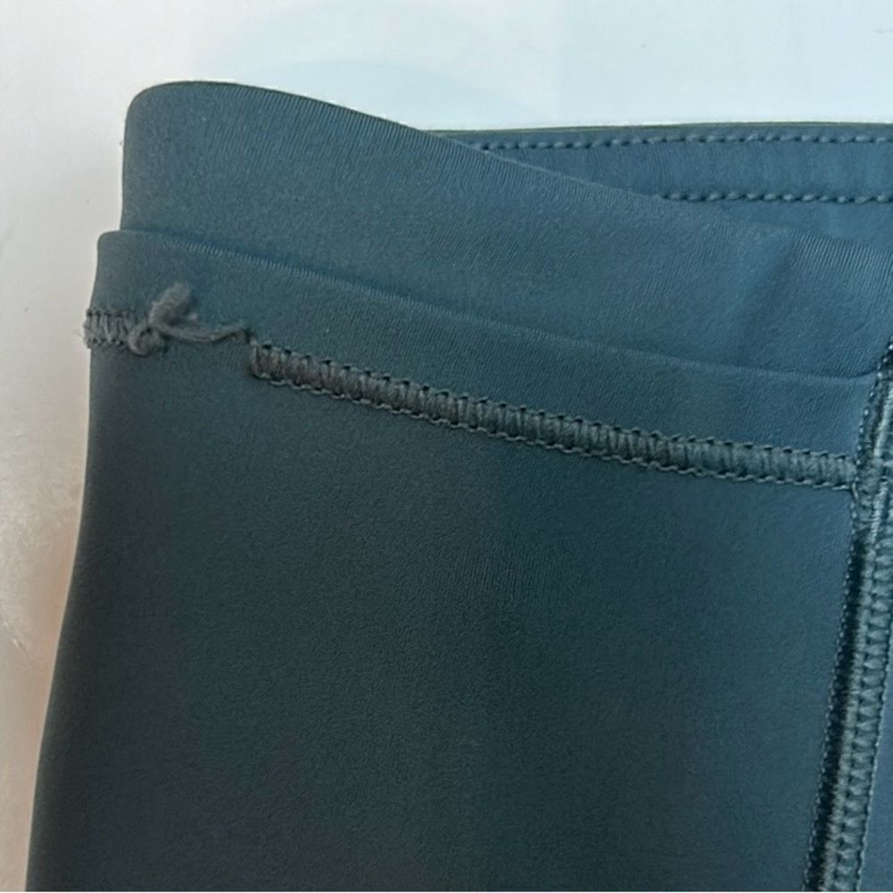 Lululemon Fast And Free reflective size 4 cropped Capri - Picture 6 of 8